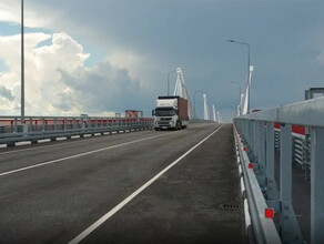 Через трансграничный мост через Амур проходит около 30 машин в сутки