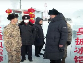 Мэр Хэйхэ в Новый год поотечески проведал пограничников на Амуре и попросил одеваться потеплее 