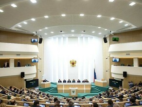 Зарплаты депутатов и сенаторов хотят уравнять со средней по РФ Законопроект уже на рассмотрении в Госдуме