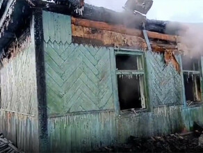 О ночном пожаре жертвами которого стали мужчина и женщина рассказали в МЧС Приамурья видео