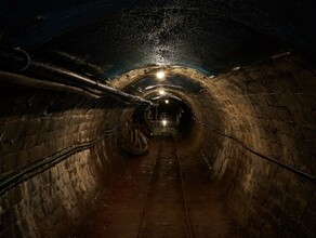 На уральской шахте произошло обрушение породы В подземной ловушке оказались люди