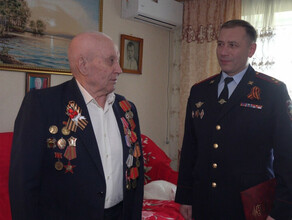 Начальник амурского УМВД поздравил с 9 Мая ветерана Ивана Егоровича Усяева