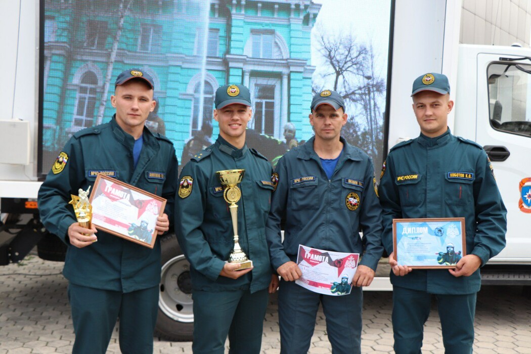 Амурский мчс россии. МЧС Белогорск Амурская. Сайт Амурского МЧС. Спасатели. Ларионов МЧС.