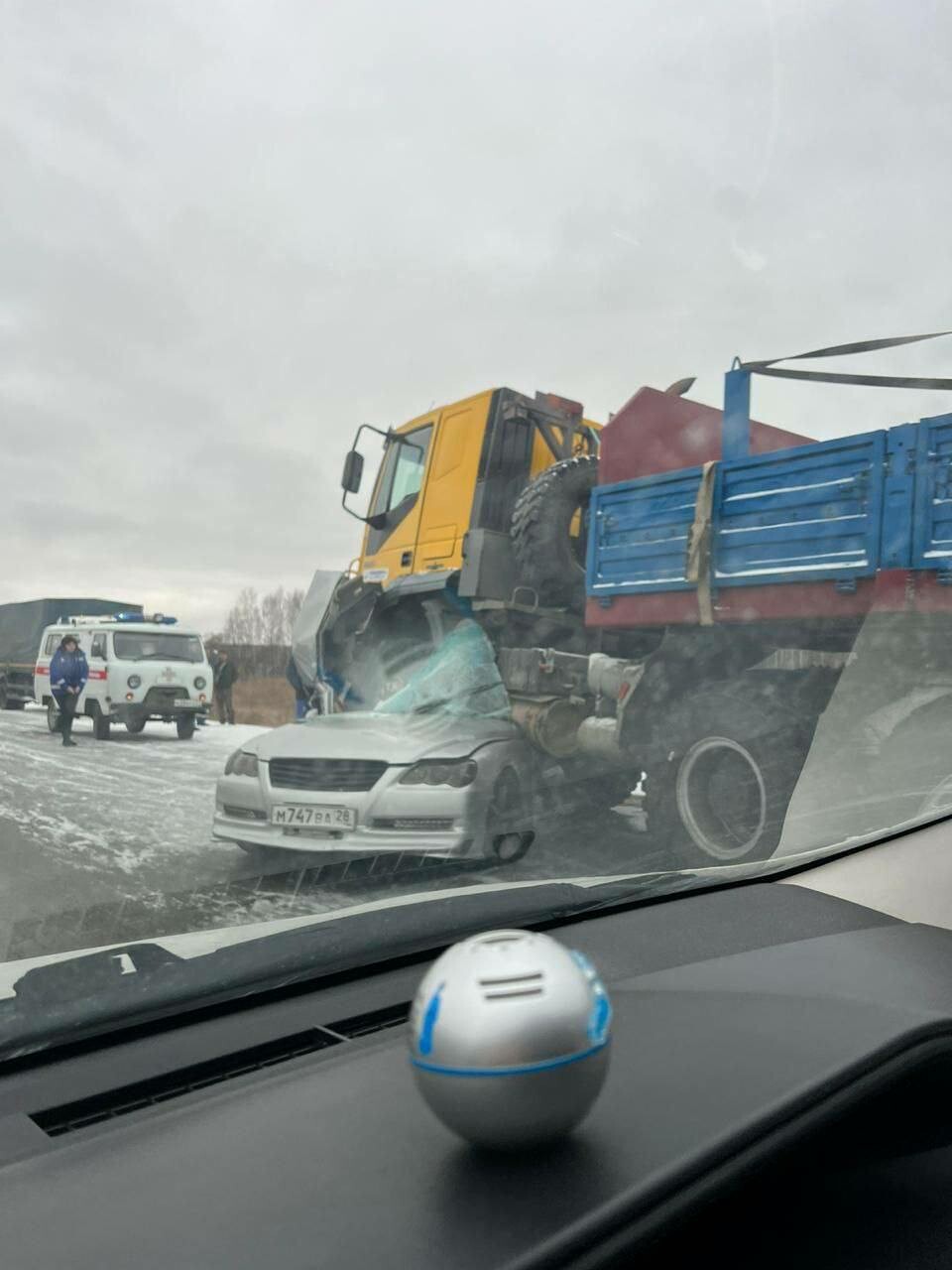 Грузовик переехал