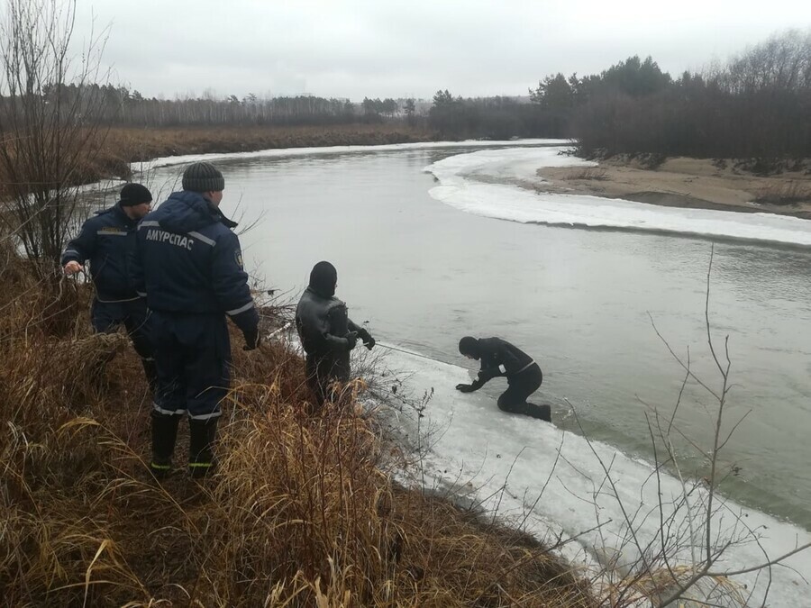 В Свободненском районе спасатели достали из реки тела двоих мужчин