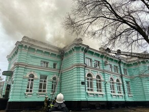 К тушению пожара в благовещенском кардиоцентре привлекли дополнительные силы и технику кадры с беспилотника