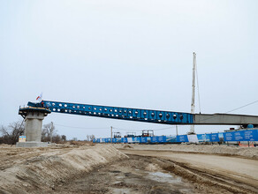 В Благовещенске на строительстве нового моста начались работы по надвижке пролетного строения