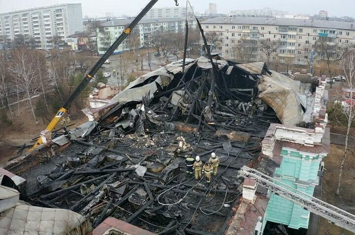 Над кардиологическим центром в Благовещенске после пожара возведут временную крышу