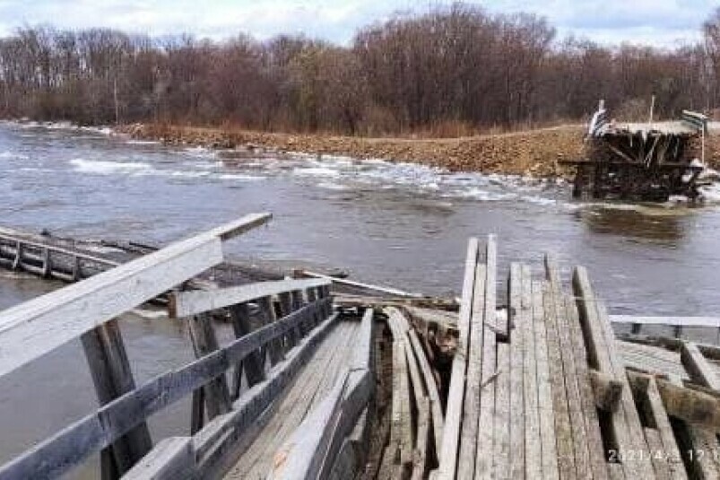 В Приморье начался паводок Рухнул мост