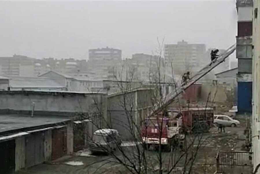 Утром в ЮжноСахалинске загорелось общежитие СахГУ 