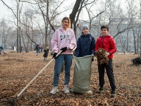 В Благовещенске на субботнике в городском парке собрали больше 1 000 мешков мусора