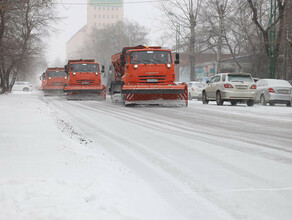 Улицы от снега в Благовещенске очищают  27 единиц спецтехники