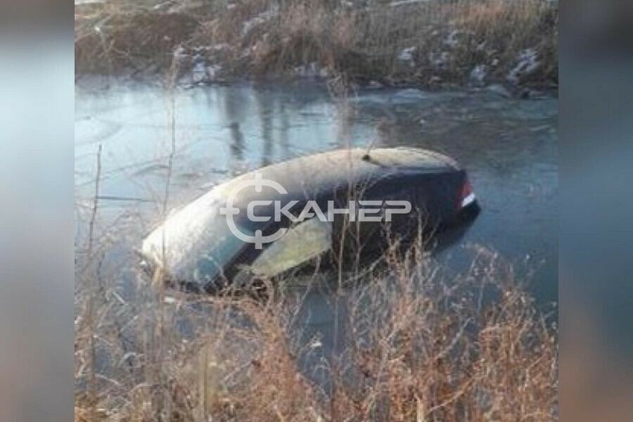 В чигиринском водоеме утонул автомобиль