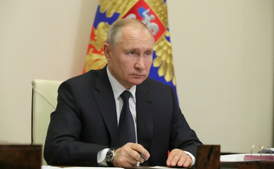 Владимир Путин в 2020 году заработал почти 10 миллионов рублей