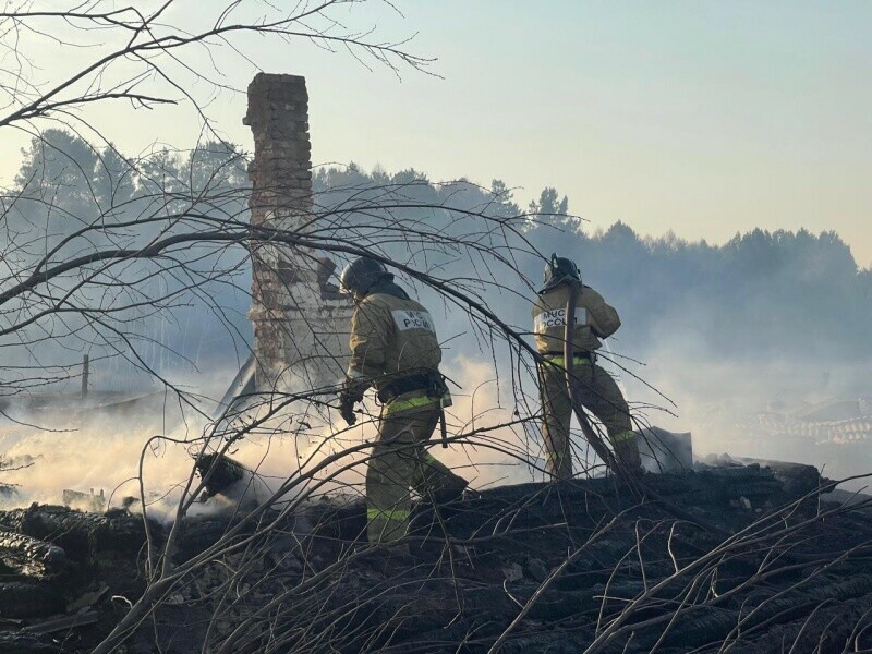 Пожар в селе Свободный Труд Шимановского района ликвидирован Дома выгорели до основания фото