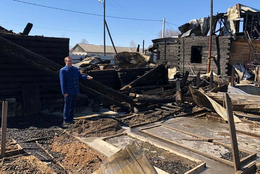 Многодетную семью из Магдагачи пострадавшую в пожаре поселили в 2комнатной квартире 