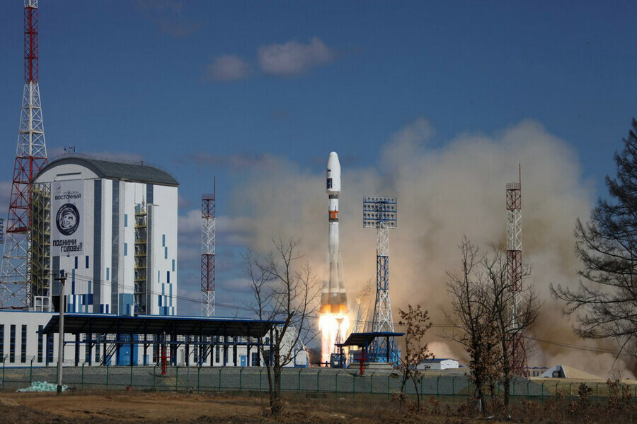 Пять лет назад с нового космодрома Восточный со второй попытки взлетела первая ракета видео