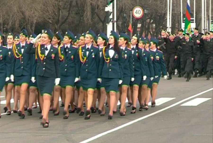 В Благовещенске в праздничные дни мая ограничат движение транспорта по улице Ленина Но горожан просят остаться дома