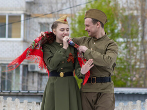 В Благовещенске с наступающим праздником Великой Победы поздравили  ветеранов фото