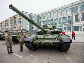 Правительство Приамурья и администрацию Благовещенска разделил военный кордон видео