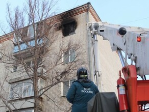 В Шимановске загорелась квартира на верхнем этаже многоквартирного дома