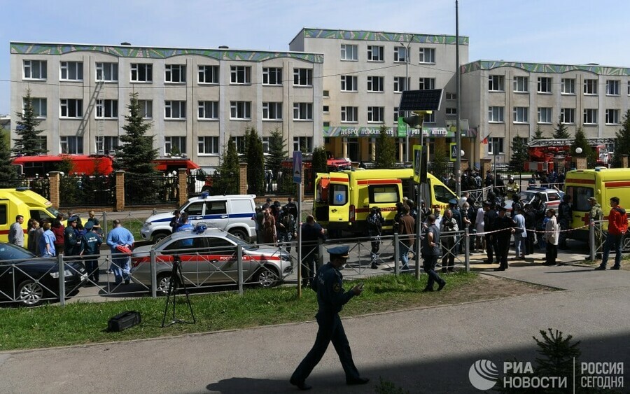Появились некоторые подробности трагедии в Казани где парень устроил стрельбу в школе видео