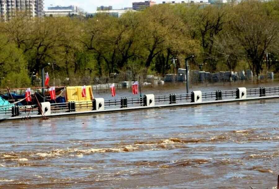 Большая вода в Амуре в районе Хэйхэ пойдет на убыль через несколько дней считают китайские специалисты