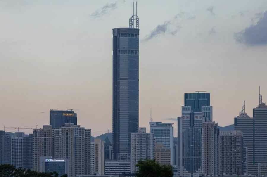 Как Пизанская башня в Китае неожиданно зашатался 300метровый небоскреб видео