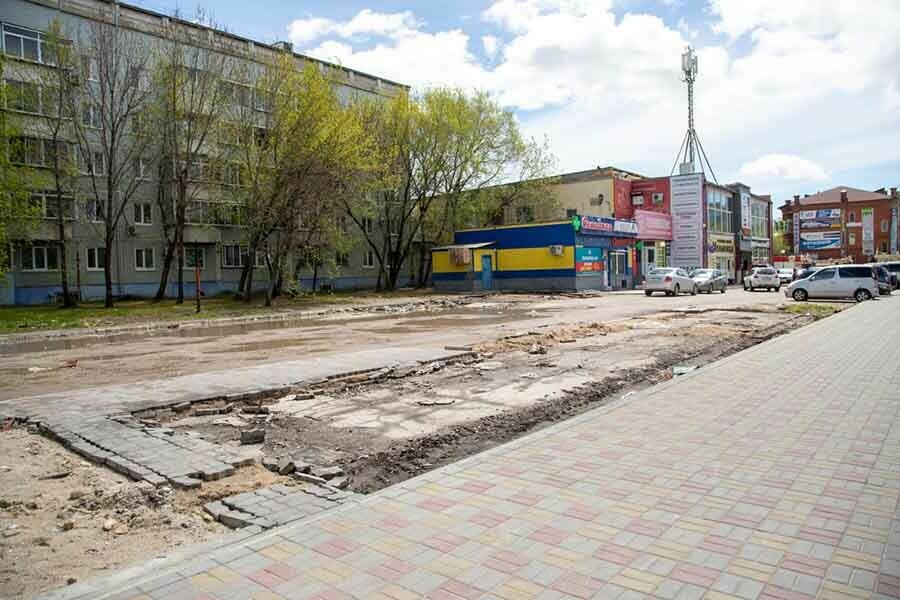 В Благовещенске начали  благоустраивать торговую зону на улице Калинина 