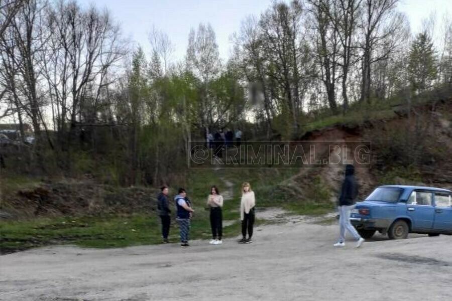 В Благовещенском районе нашли труп подвешенный высоко на дереве