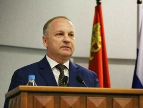 Депутаты думы единогласно приняли отставку мэра Владивостока Олега Гуменюка 