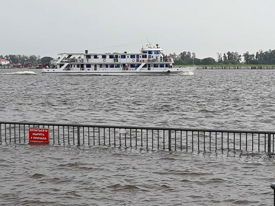 За сутки в Амурской области от воды освободились два района 