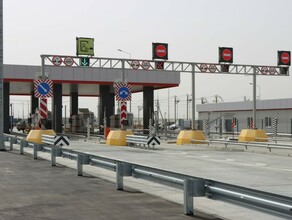 Пункт взимания платы на международном мосту через Амур готов к работе фото