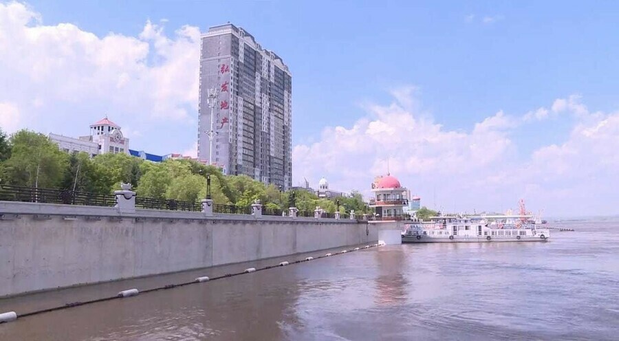 В соседнем с Благовещенском китайском городе Хэйхэ уровень Амура превысит критический