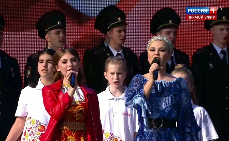 Благовещенка Елизавета Долженкова выступила на концерте на Красной площади