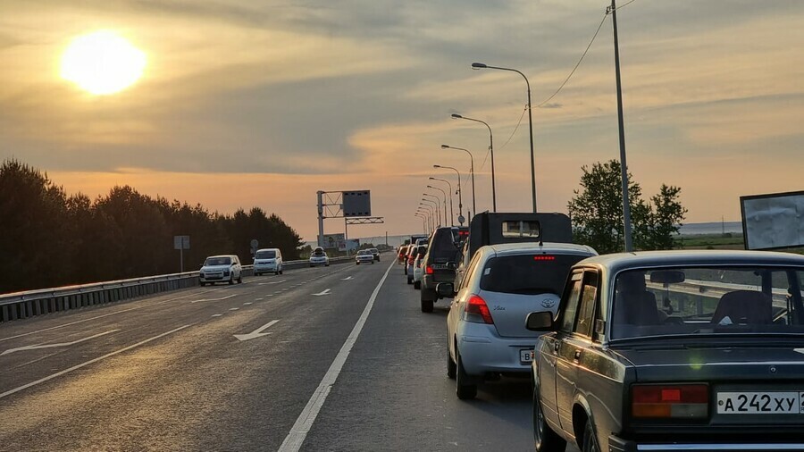 Возле Благовещенска образовалась 10километровая пробка