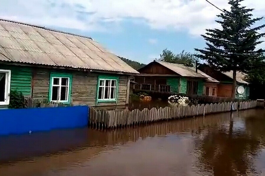 Крайне тяжелая ситуация В Приамурье из Забайкалья идет новая волна паводка 