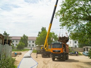 Еще в одном районе Благовещенска экстренно возводят большую дамбу фото видео