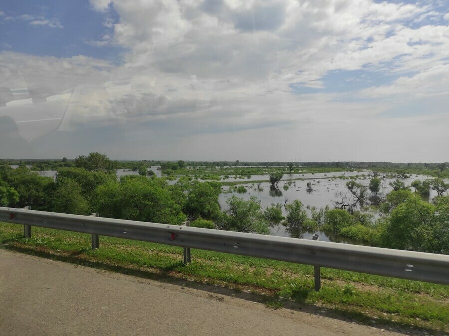 Вода подходит к Владимировке Под угрозой затопления более 400 домов видео