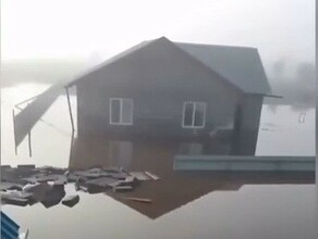 В Маркове Благовещенского района вода хлынула в село и затопила дома Ситуация ухудшается в Игнатьеве фото видео