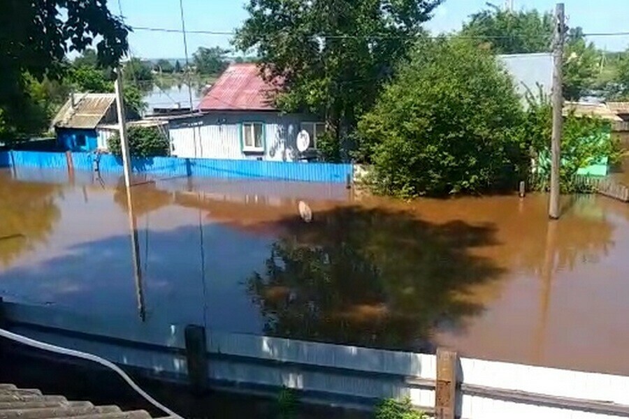 Марково и Сергеевка стоят в воде Вода продолжает расти видео