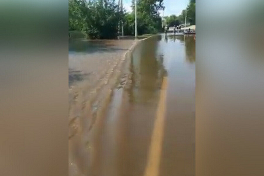 Вода идет бесконечным потоком Бибиково Игнатьево и Марково продолжают уходить под воду фото видео