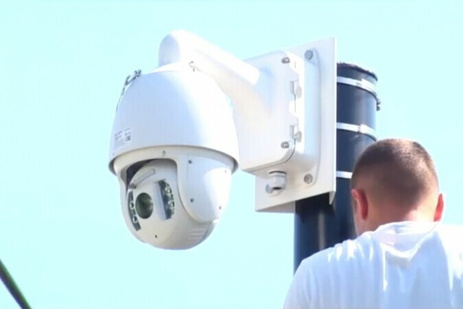 За порядком в парке Дружбы теперь будут следить с помощью камер Они могут распознавать лица за десятки метров