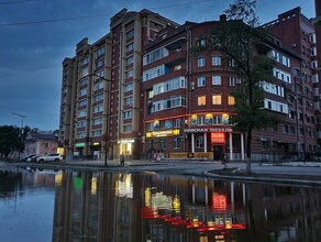 В Благовещенске вода пошла из ливневок на улице Ленина