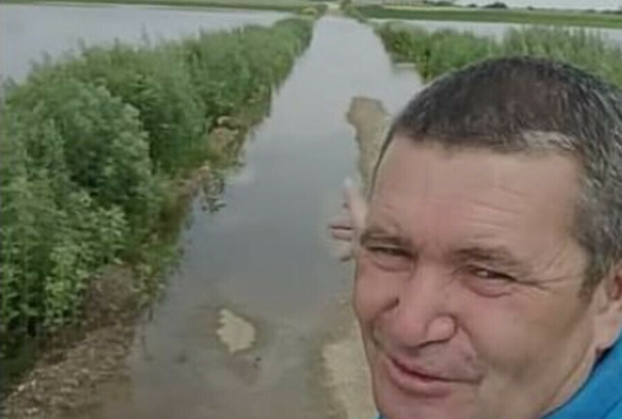 Русский блогер из уезда Сюнькэ показал как Амур затопил его поля с соей видео
