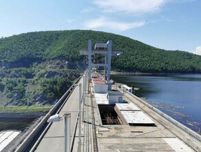 Зейская ГЭС сдерживает паводковые воды