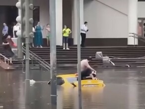 Москва пережила серьезный удар стихии на город обрушился суперливень видео