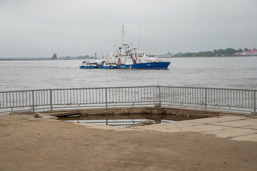 После паводка на набережной Амура нашли повреждения фото