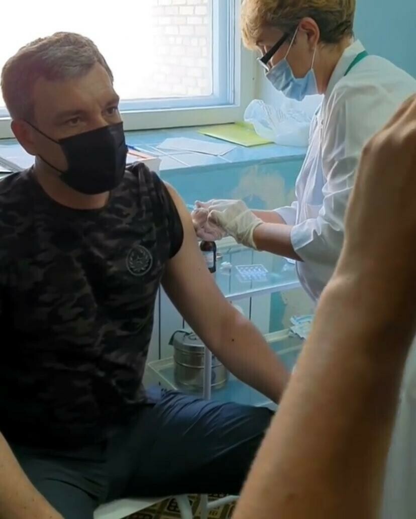 Губернатор Приамурья привился от коронавируса не в Благовещенске видео
