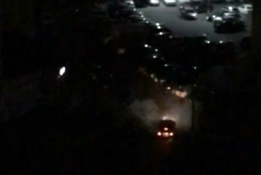 Лихач устроил ночной дрифт во дворе Благовещенска видео